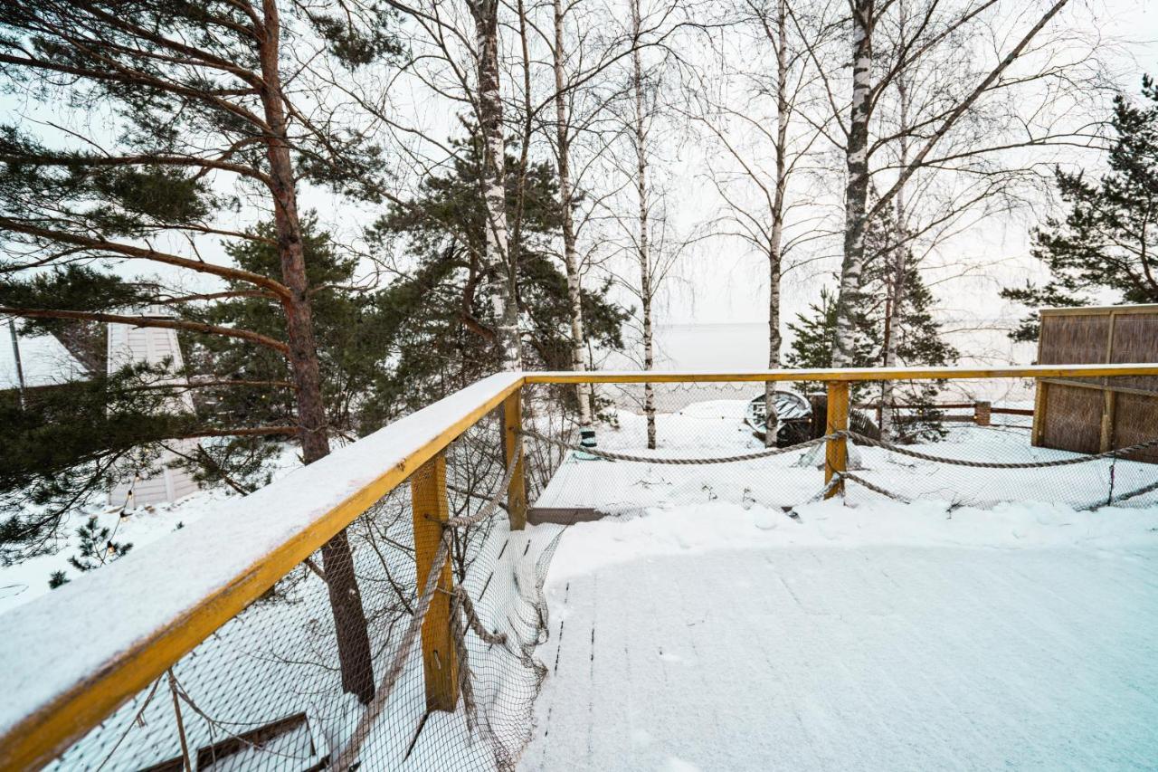 Отель Viesu Nams Мелнсилс Экстерьер фото